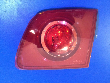 Фото Фонарь задний правый внутренний Mazda 3 BK седан(красный)